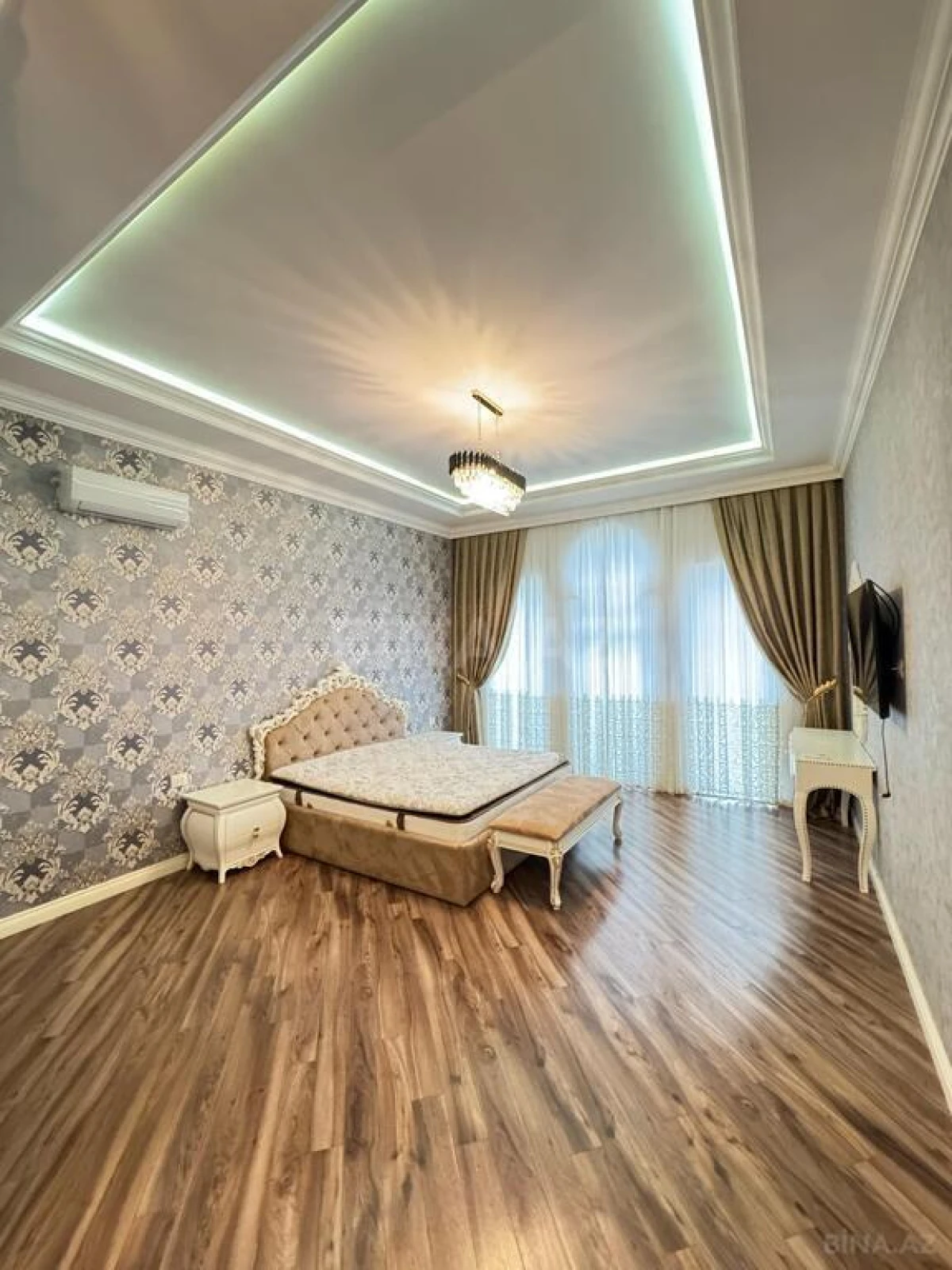 Satılır 7 otaqlı həyət evi 500 m²