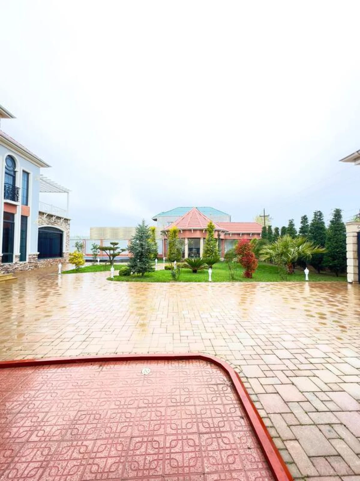 Satılır 7 otaqlı həyət evi 500 m²