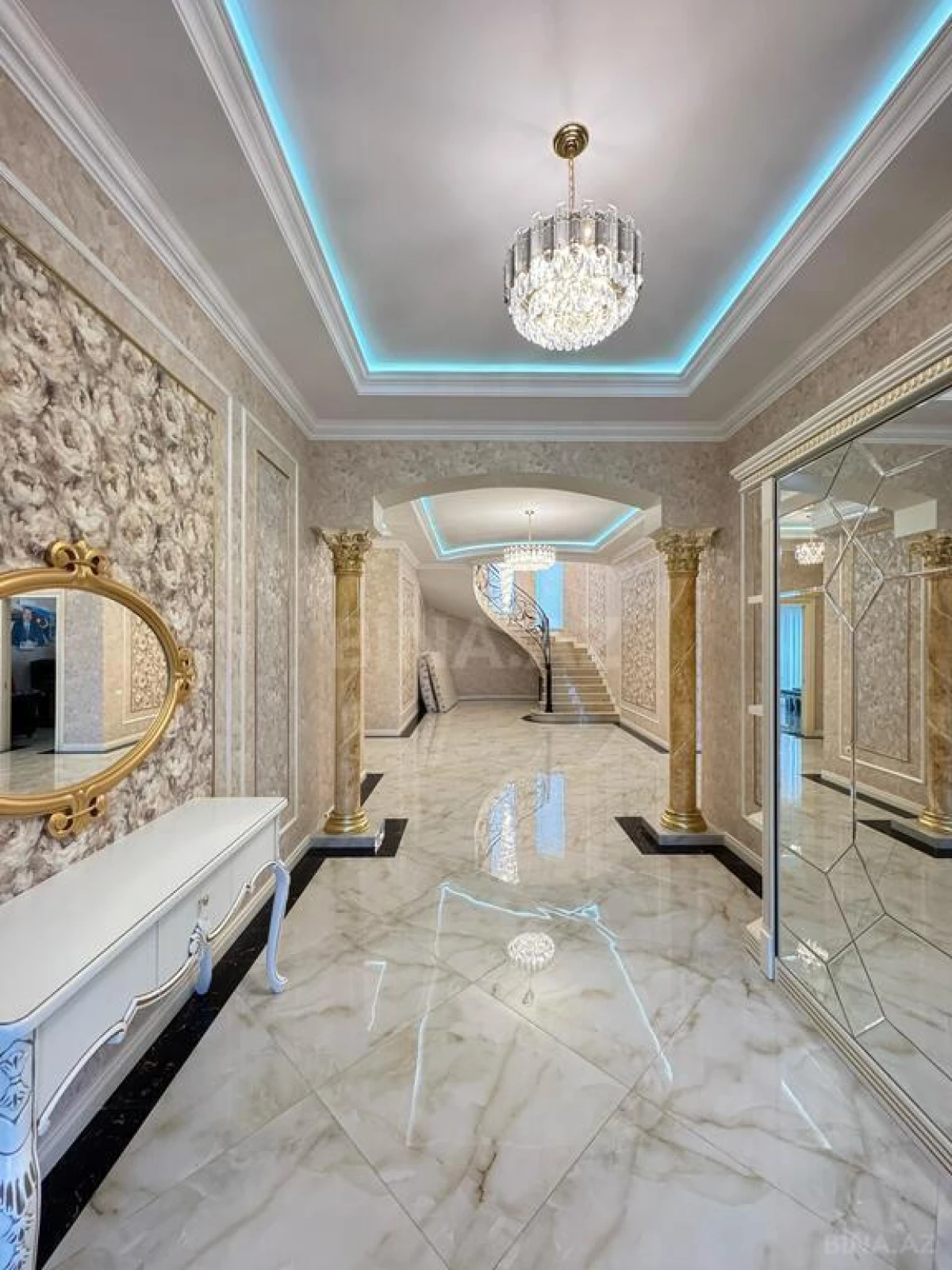 Satılır 7 otaqlı həyət evi 500 m²