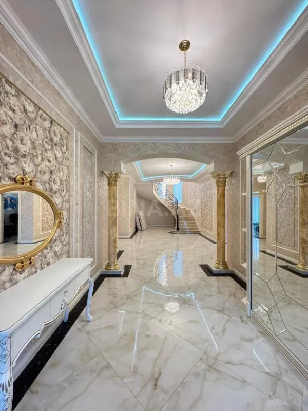 Satılır 7 otaqlı həyət evi 500 m²