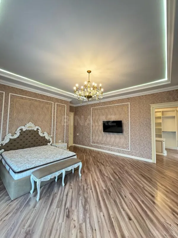 Satılır 7 otaqlı həyət evi 500 m²