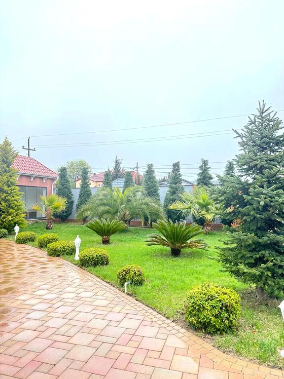Satılır 7 otaqlı həyət evi 500 m²