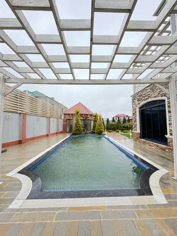 Satılır 7 otaqlı həyət evi 500 m²