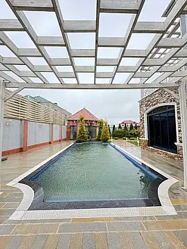 Satılır 7 otaqlı həyət evi 500 m²