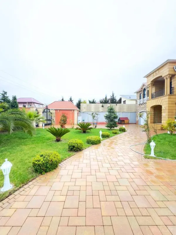 Satılır 7 otaqlı həyət evi 500 m²
