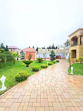 Satılır 7 otaqlı həyət evi 500 m²
