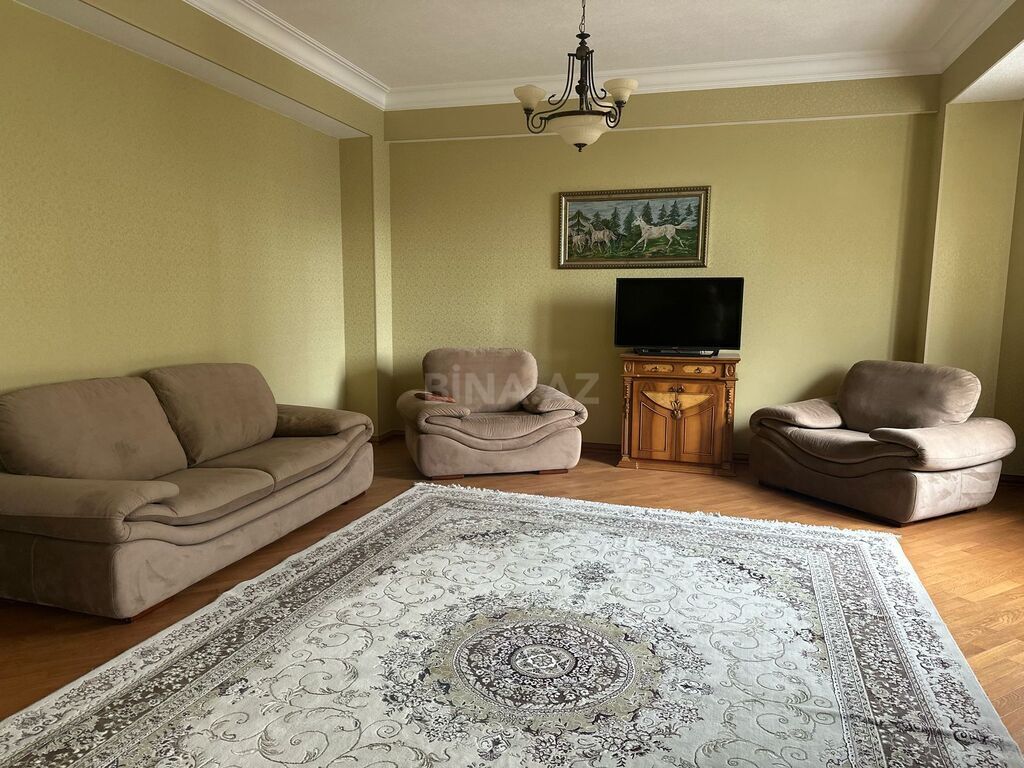 Satılır 3 otaqlı mənzil 165 m²
