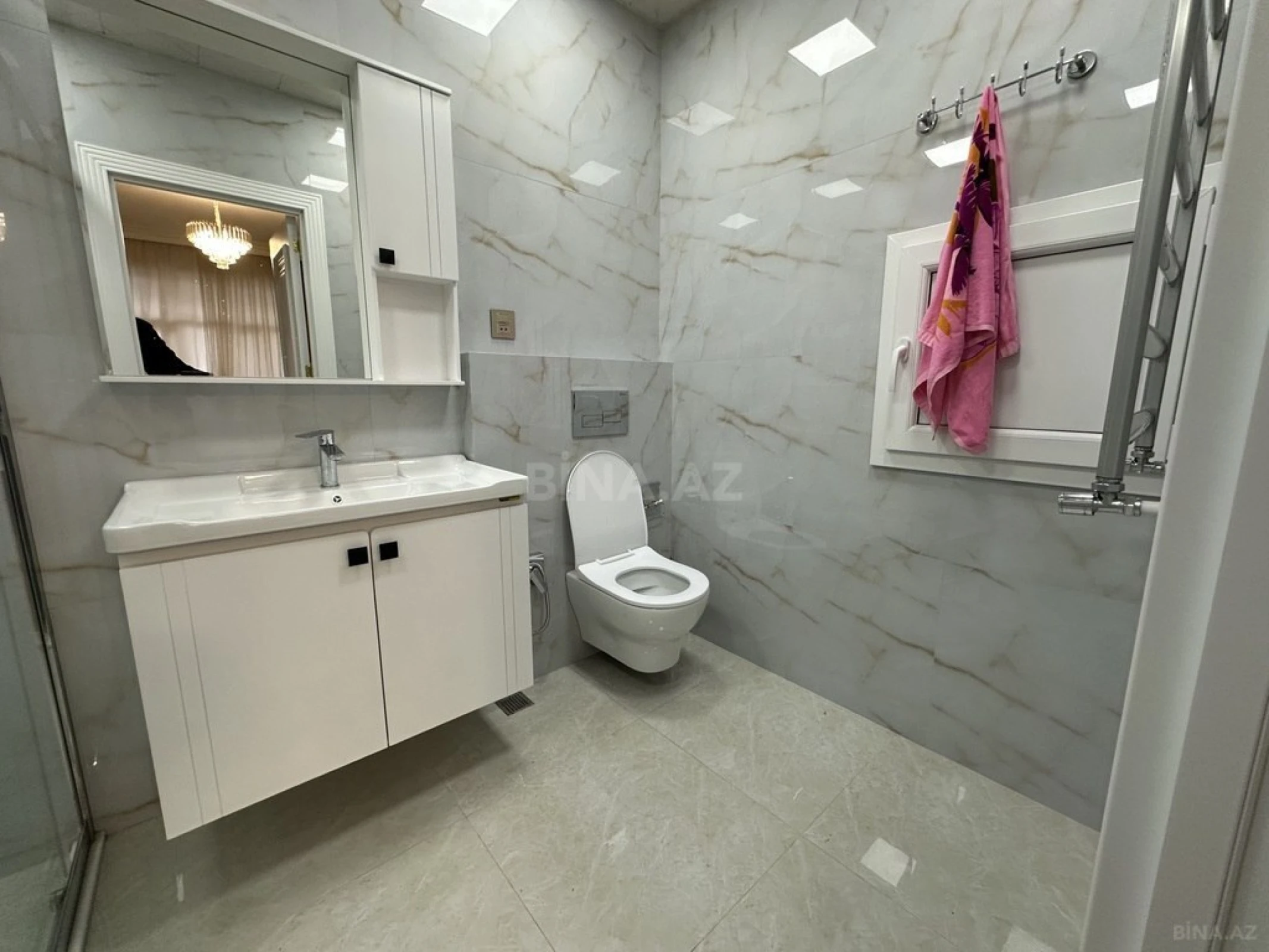 Kirayə verilir 4 otaqlı mənzil 190 m²