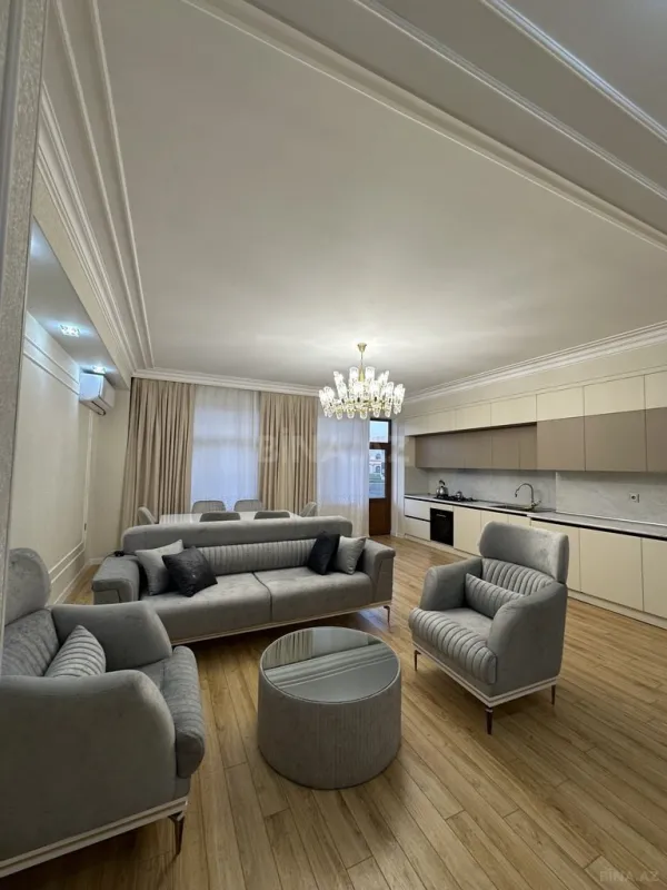Kirayə verilir 4 otaqlı mənzil 190 m²