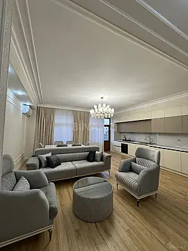 Kirayə verilir 4 otaqlı mənzil 190 m² — Bakı, Nərimanov 4 otaq 190.00 m²