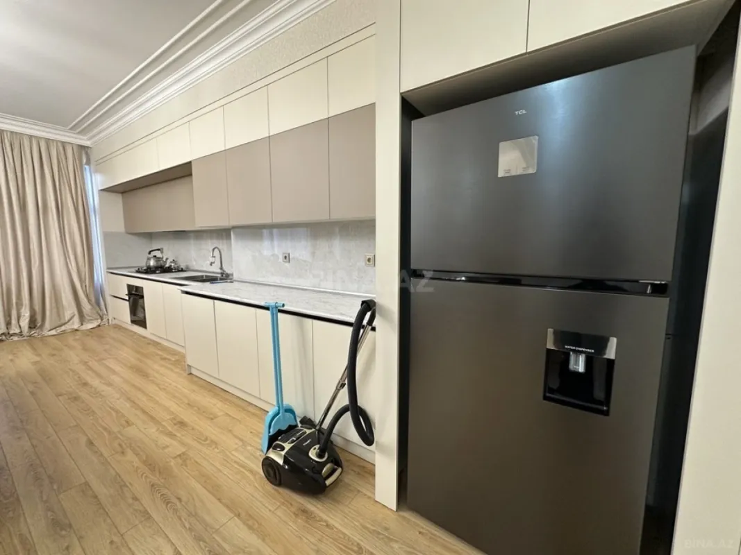 Kirayə verilir 4 otaqlı mənzil 190 m²