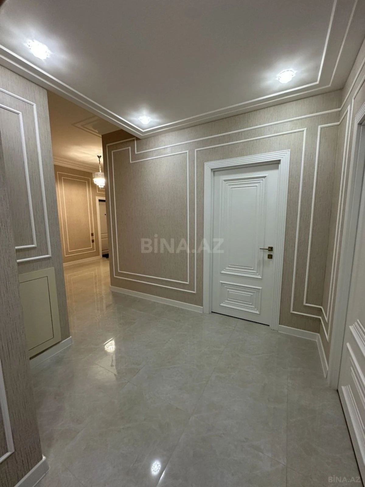 Kirayə verilir 4 otaqlı mənzil 190 m²