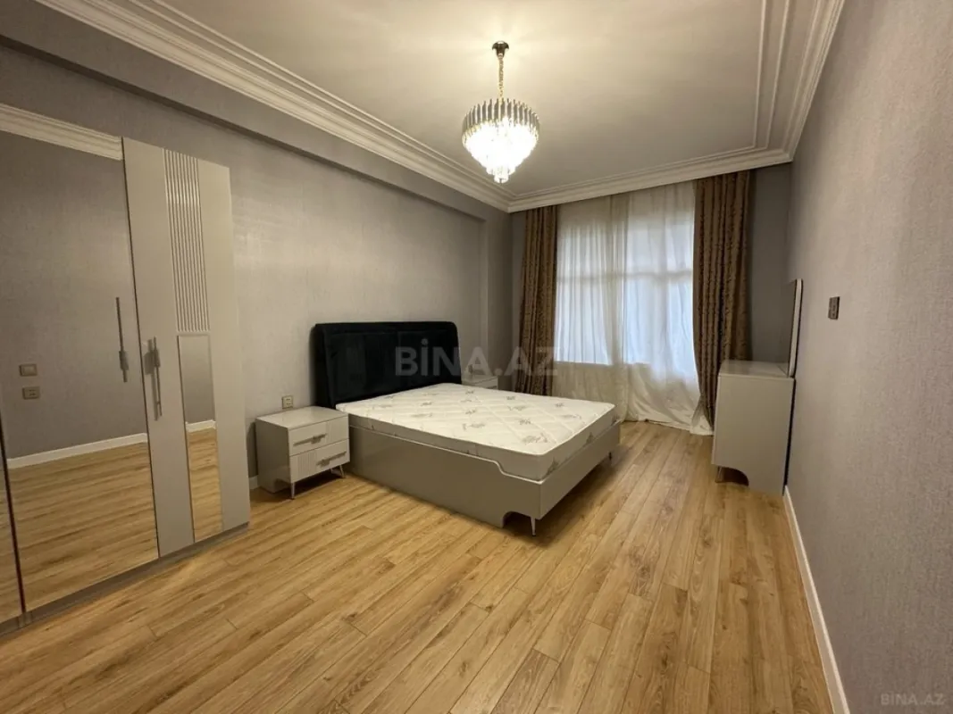 Kirayə verilir 4 otaqlı mənzil 190 m²