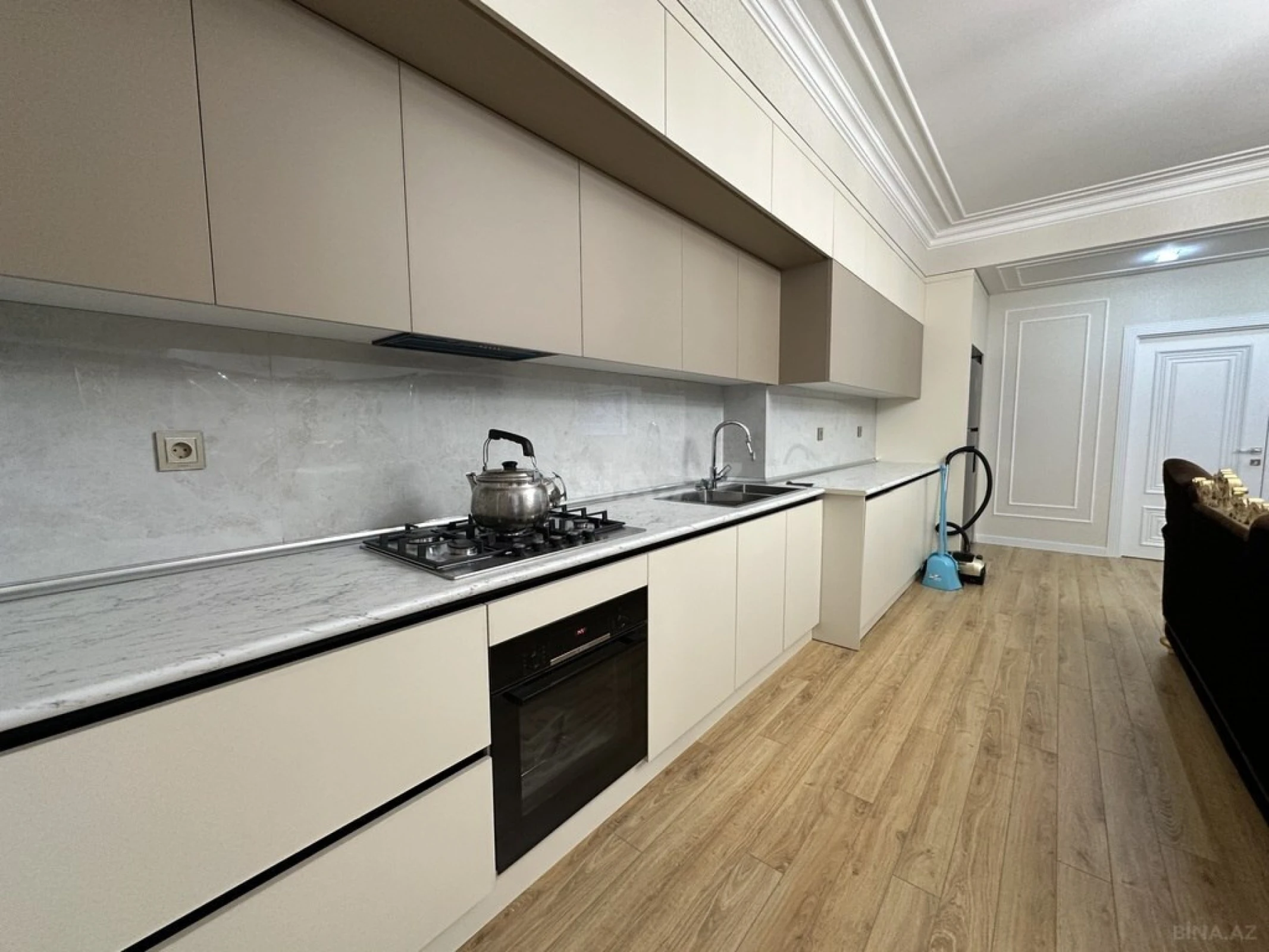 Kirayə verilir 4 otaqlı mənzil 190 m²