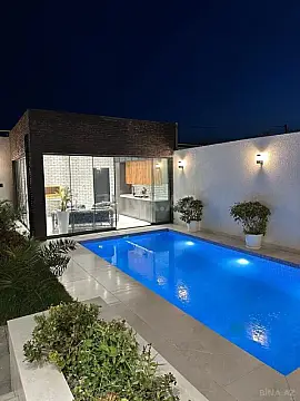 Kirayə verilir 4 otaqlı həyət evi 240 m²