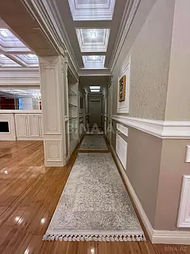 Satılır 4 otaqlı mənzil 240 m²