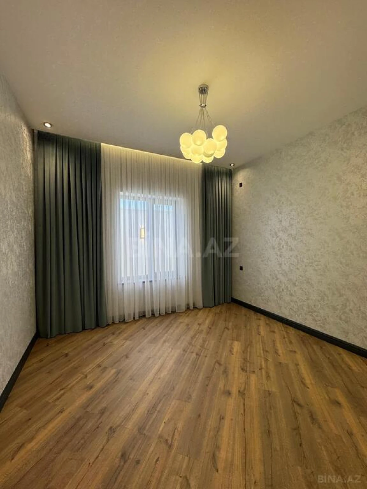 Satılır 4 otaqlı həyət evi 170 m²