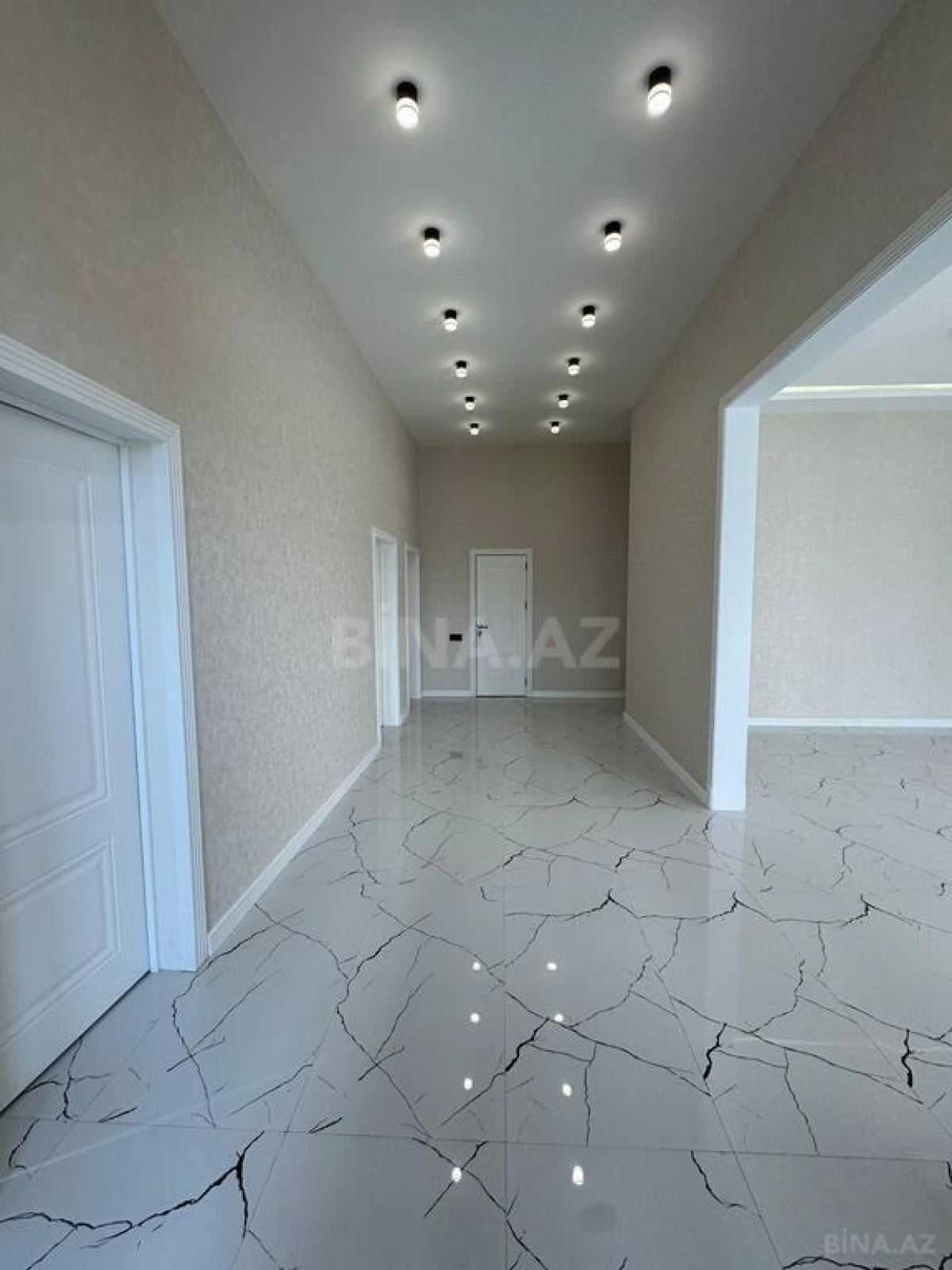 Satılır 4 otaqlı həyət evi 180 m²