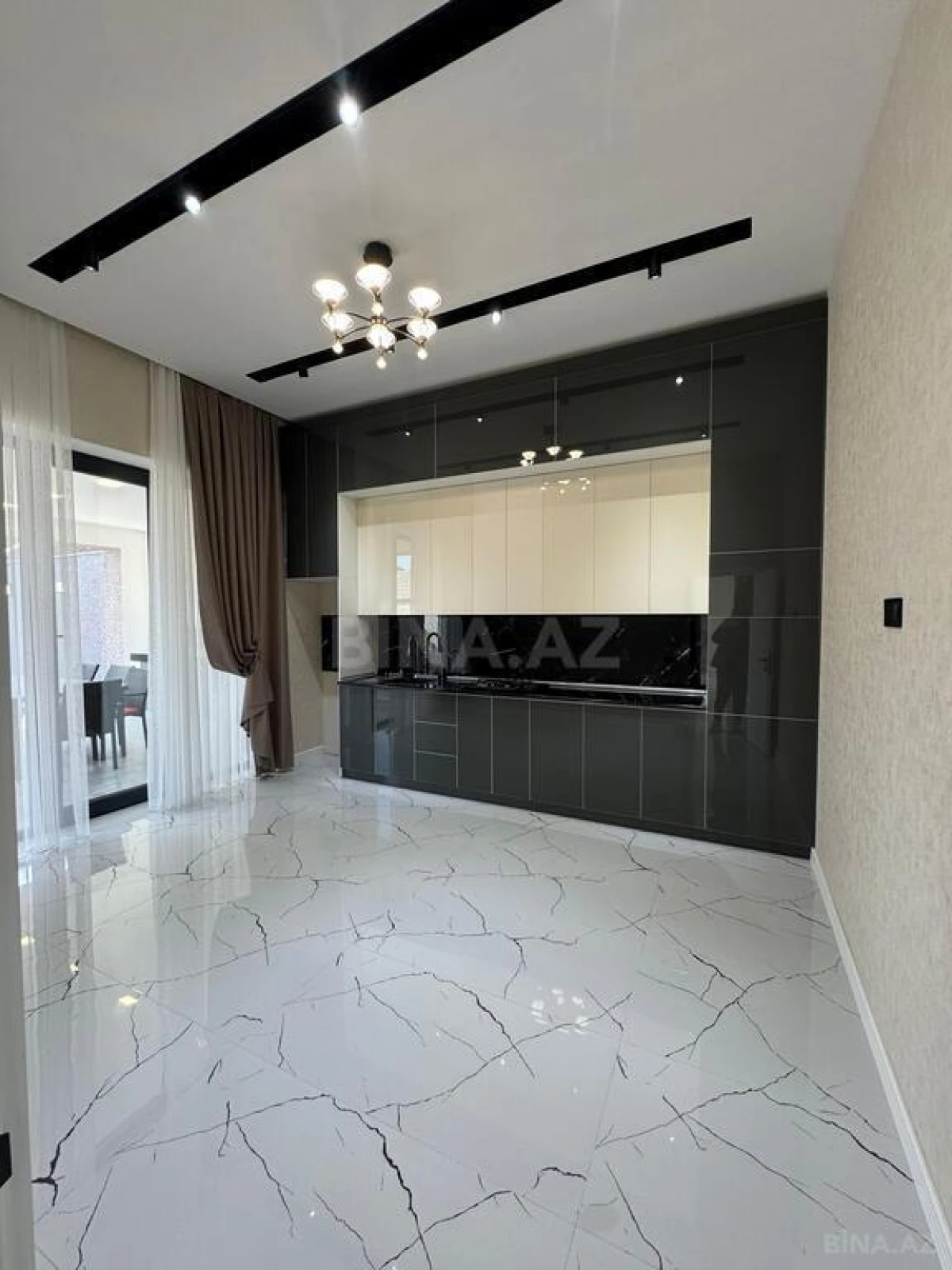 Satılır 4 otaqlı həyət evi 180 m²