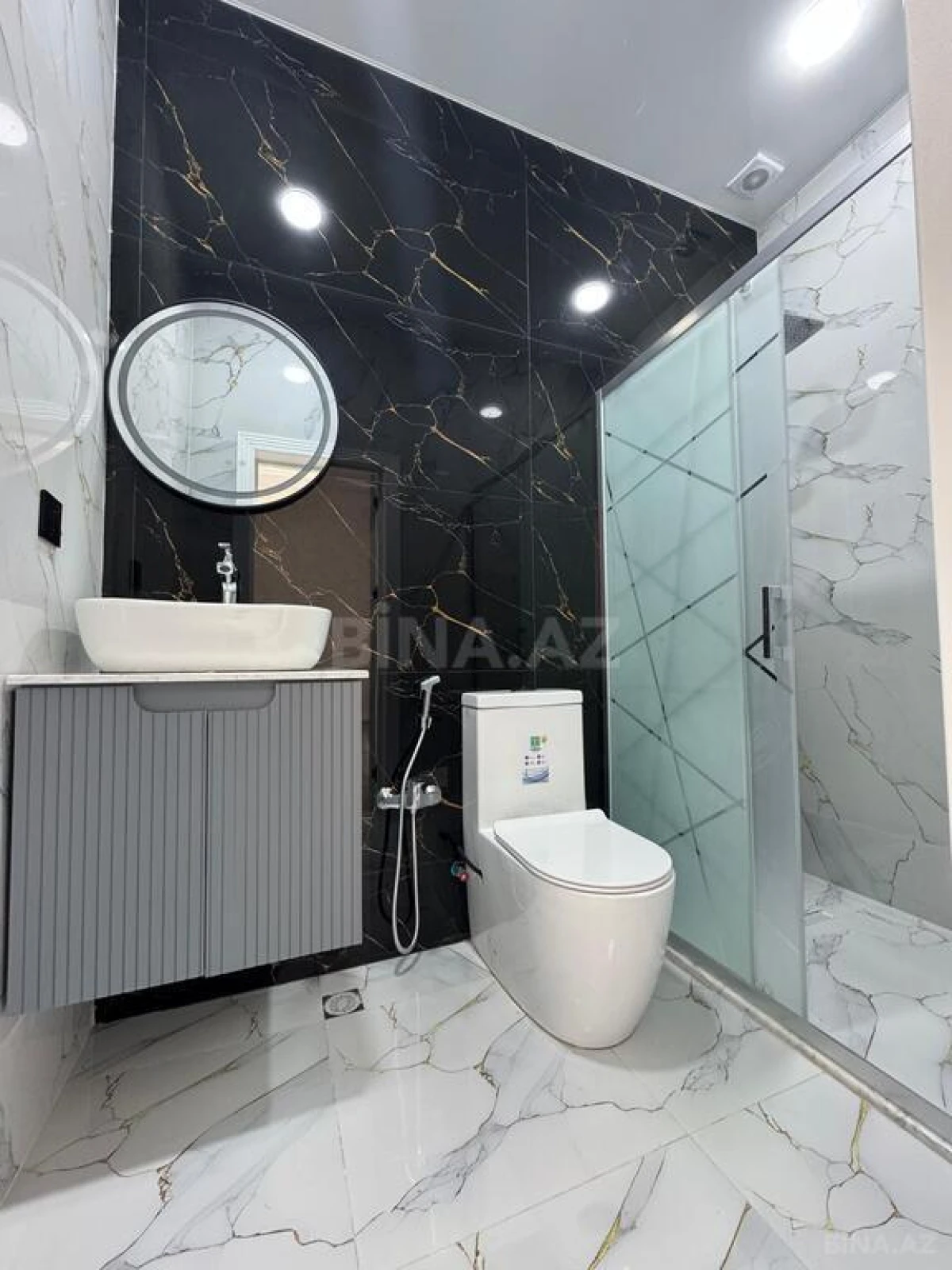 Satılır 4 otaqlı həyət evi 180 m²