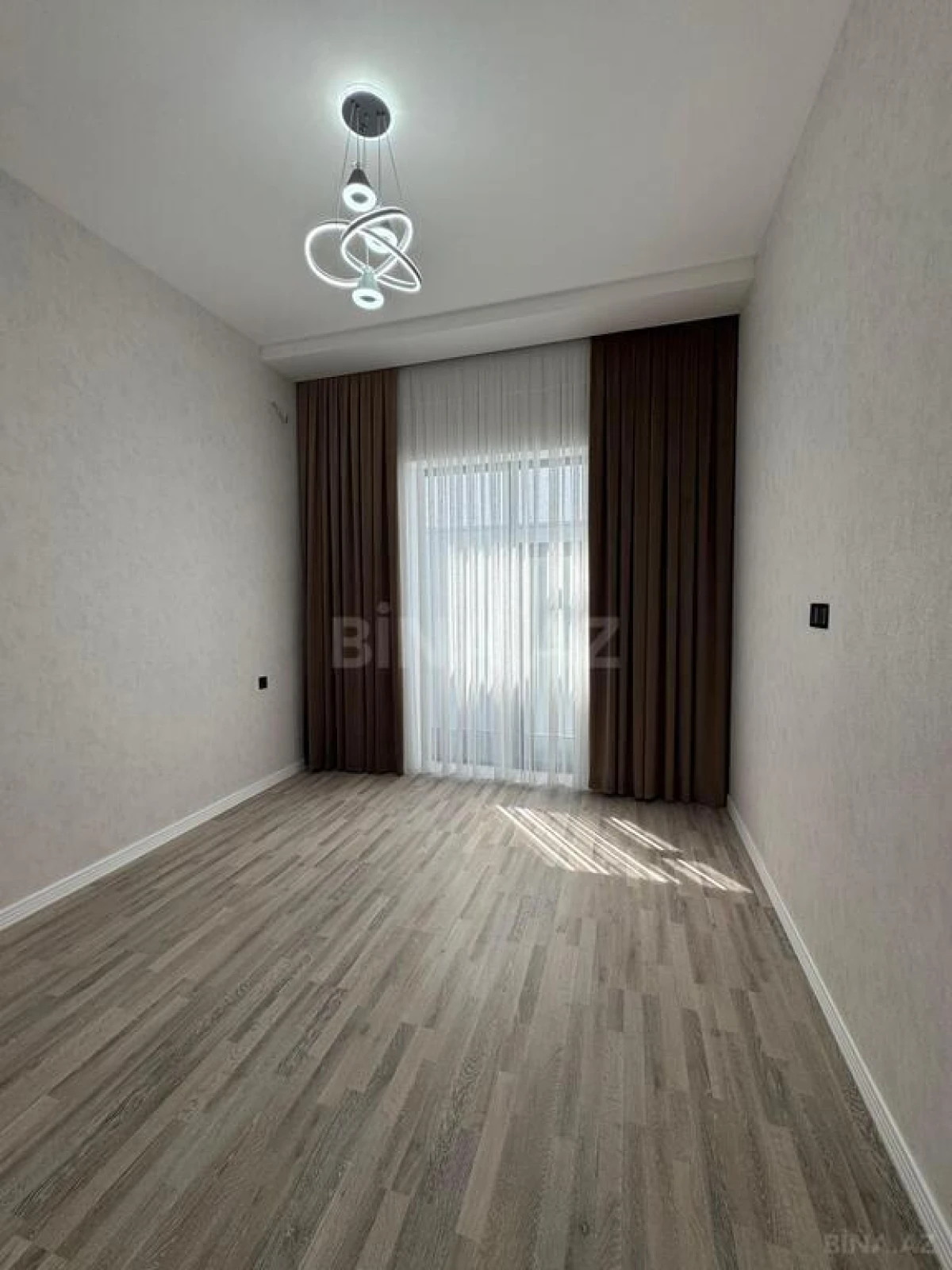 Satılır 4 otaqlı həyət evi 180 m²