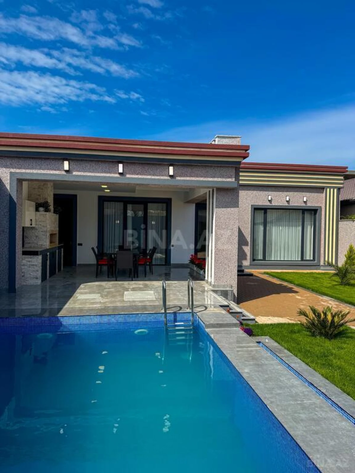 Satılır 4 otaqlı həyət evi 180 m²