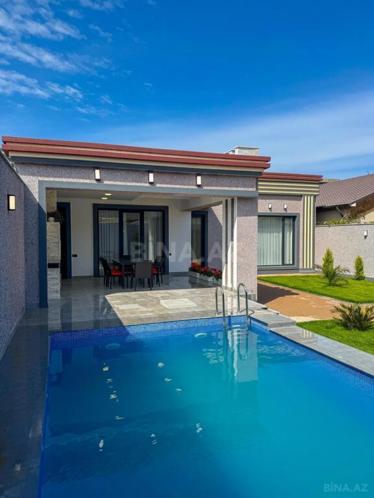 Satılır 4 otaqlı həyət evi 180 m²