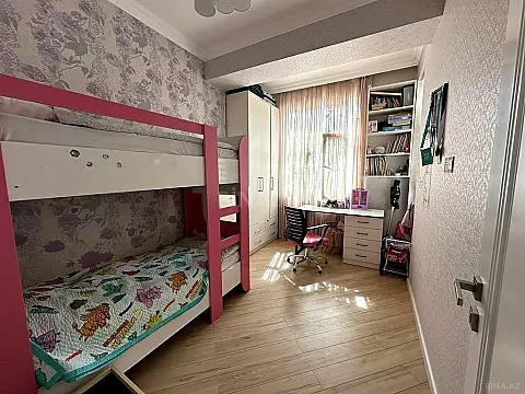 Satılır 2 otaqlı mənzil 64 m²