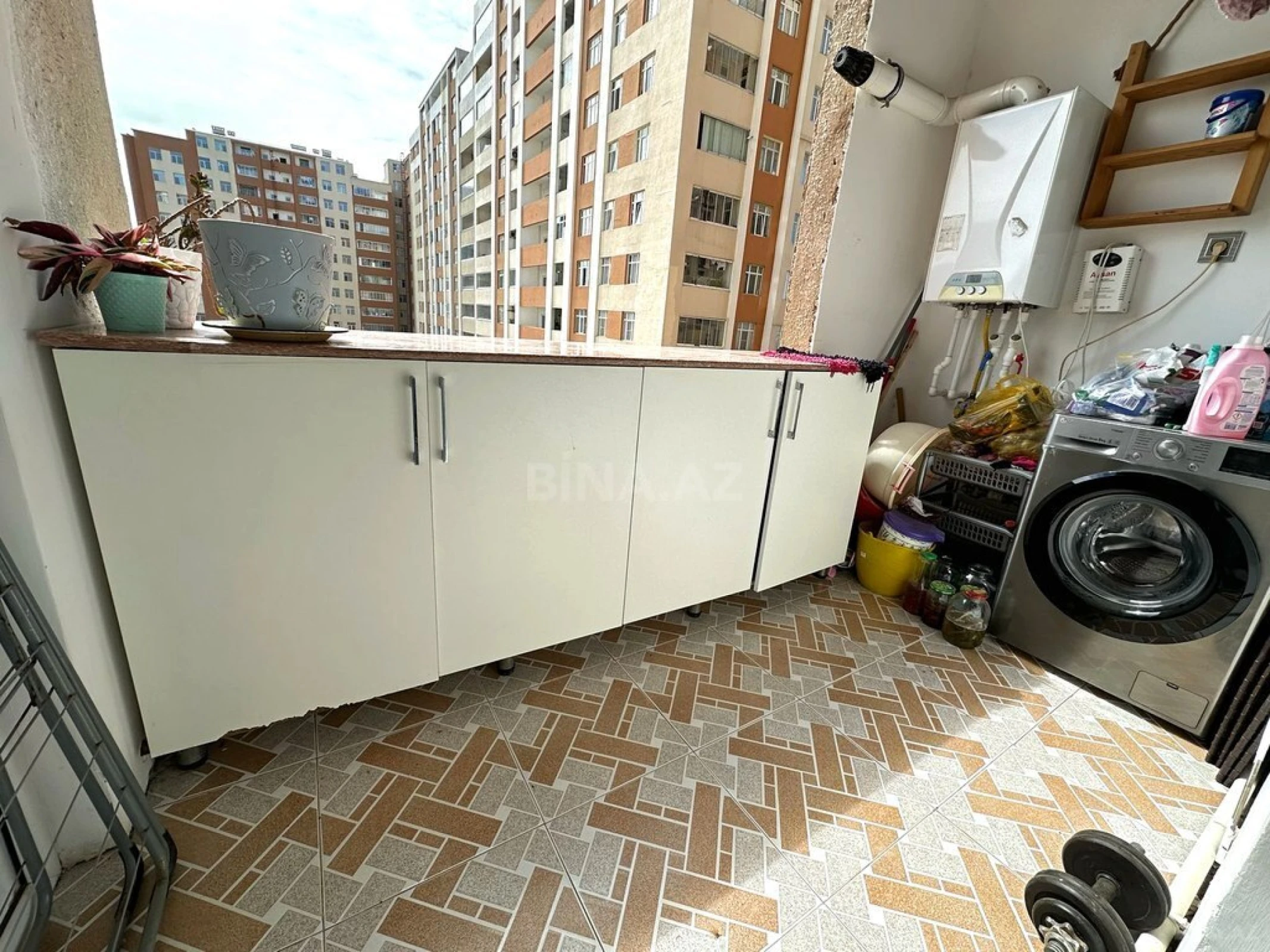 Satılır 2 otaqlı mənzil 64 m²