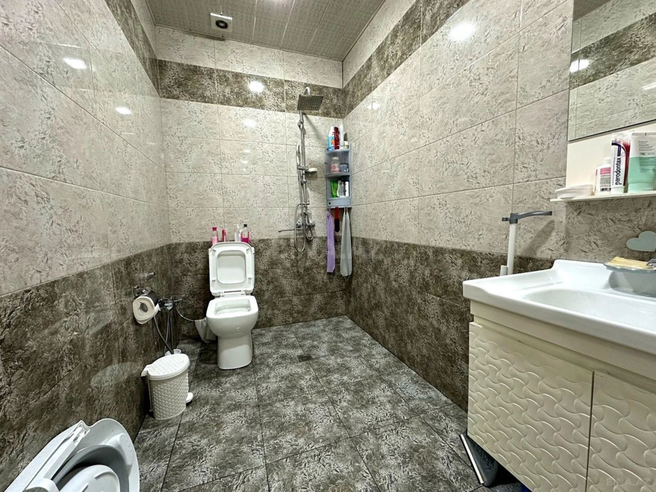 Satılır 2 otaqlı mənzil 64 m²