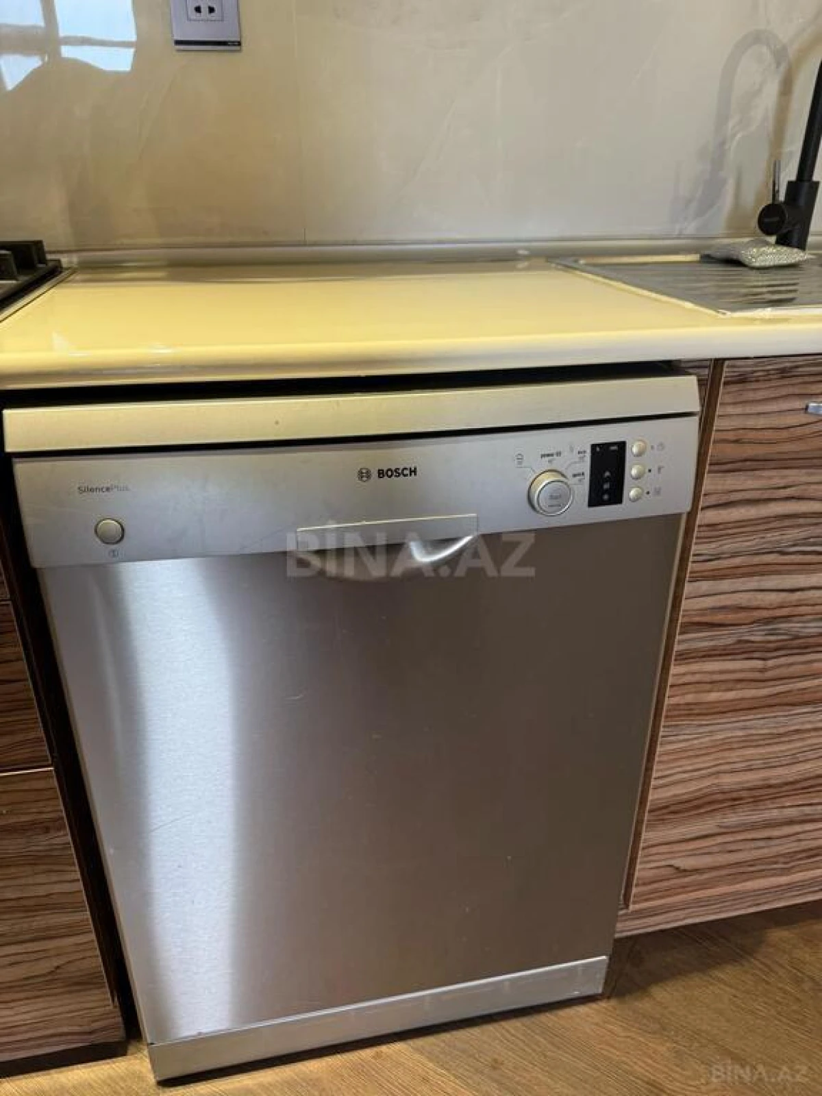 Kirayə verilir 3 otaqlı mənzil 120 m²