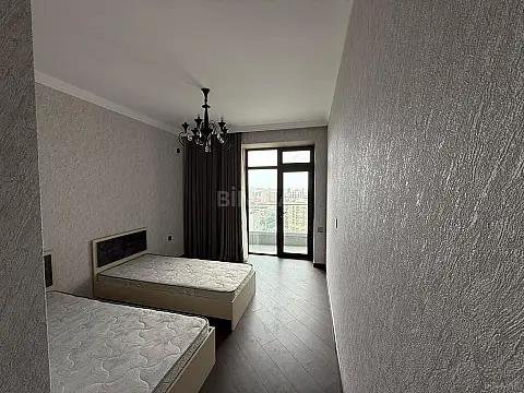 Kirayə verilir 3 otaqlı mənzil 120 m²