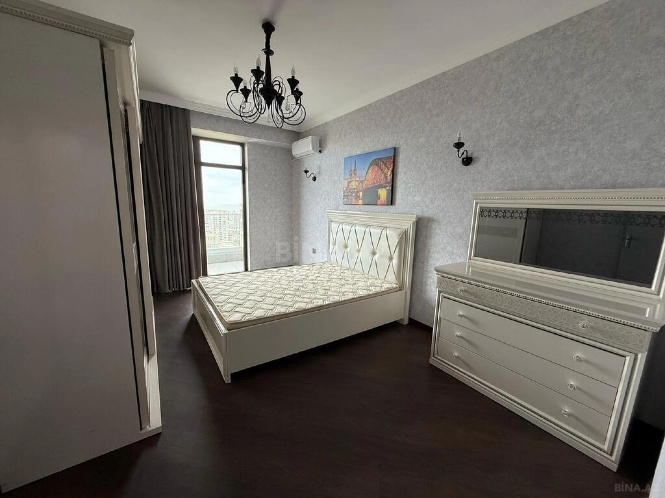 Kirayə verilir 3 otaqlı mənzil 120 m²