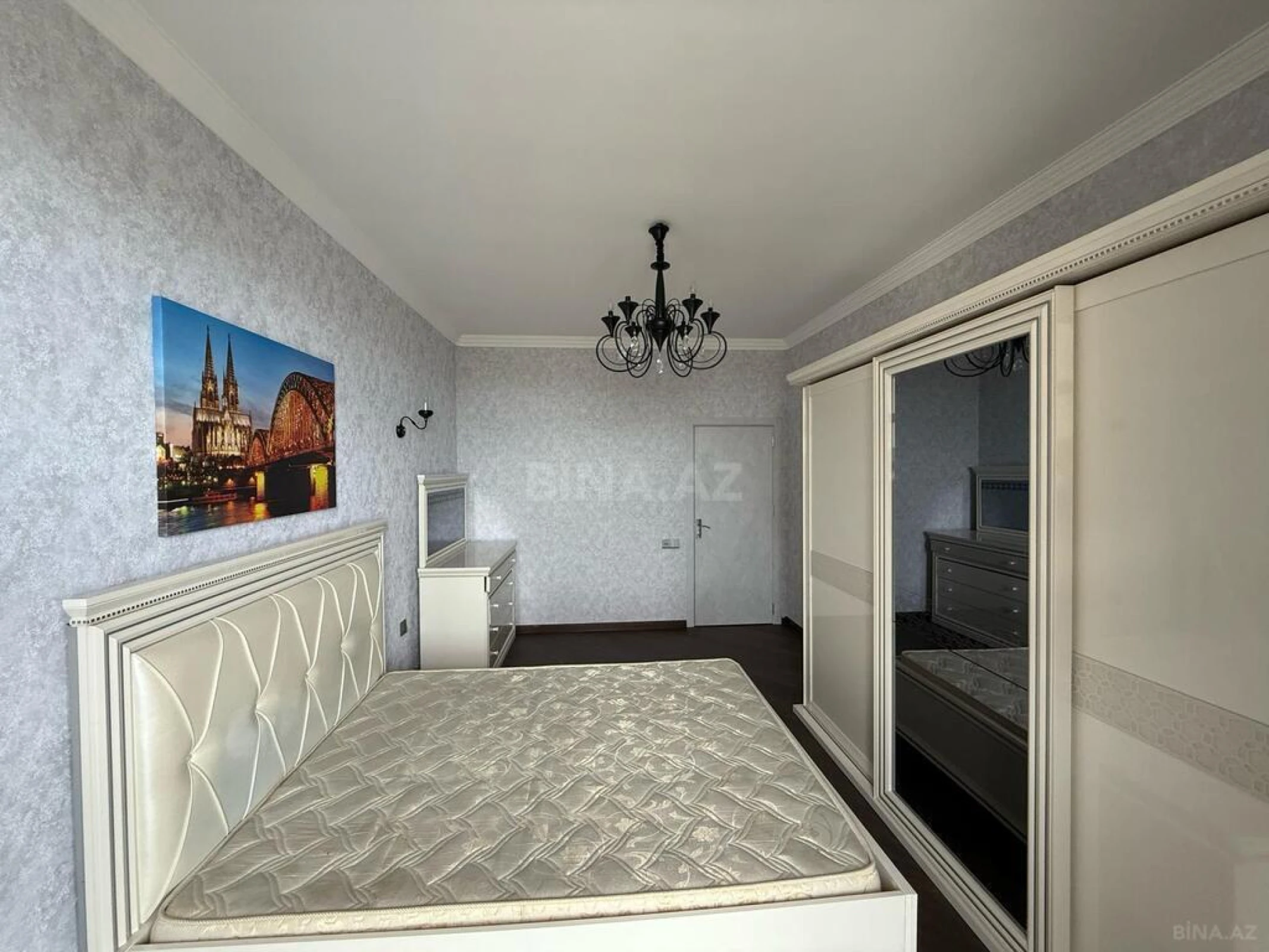 Kirayə verilir 3 otaqlı mənzil 120 m²
