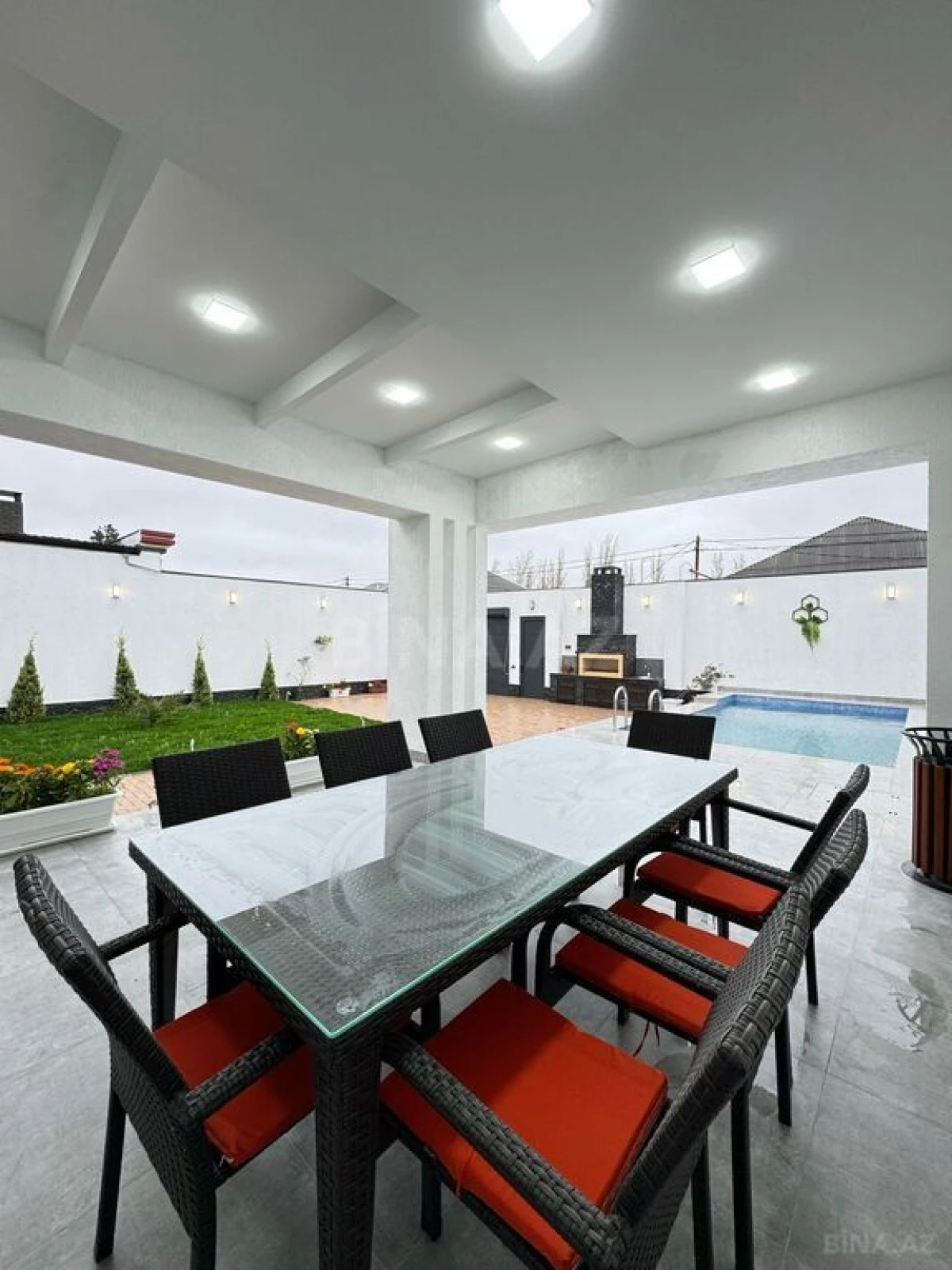 Satılır 4 otaqlı həyət evi 180 m²