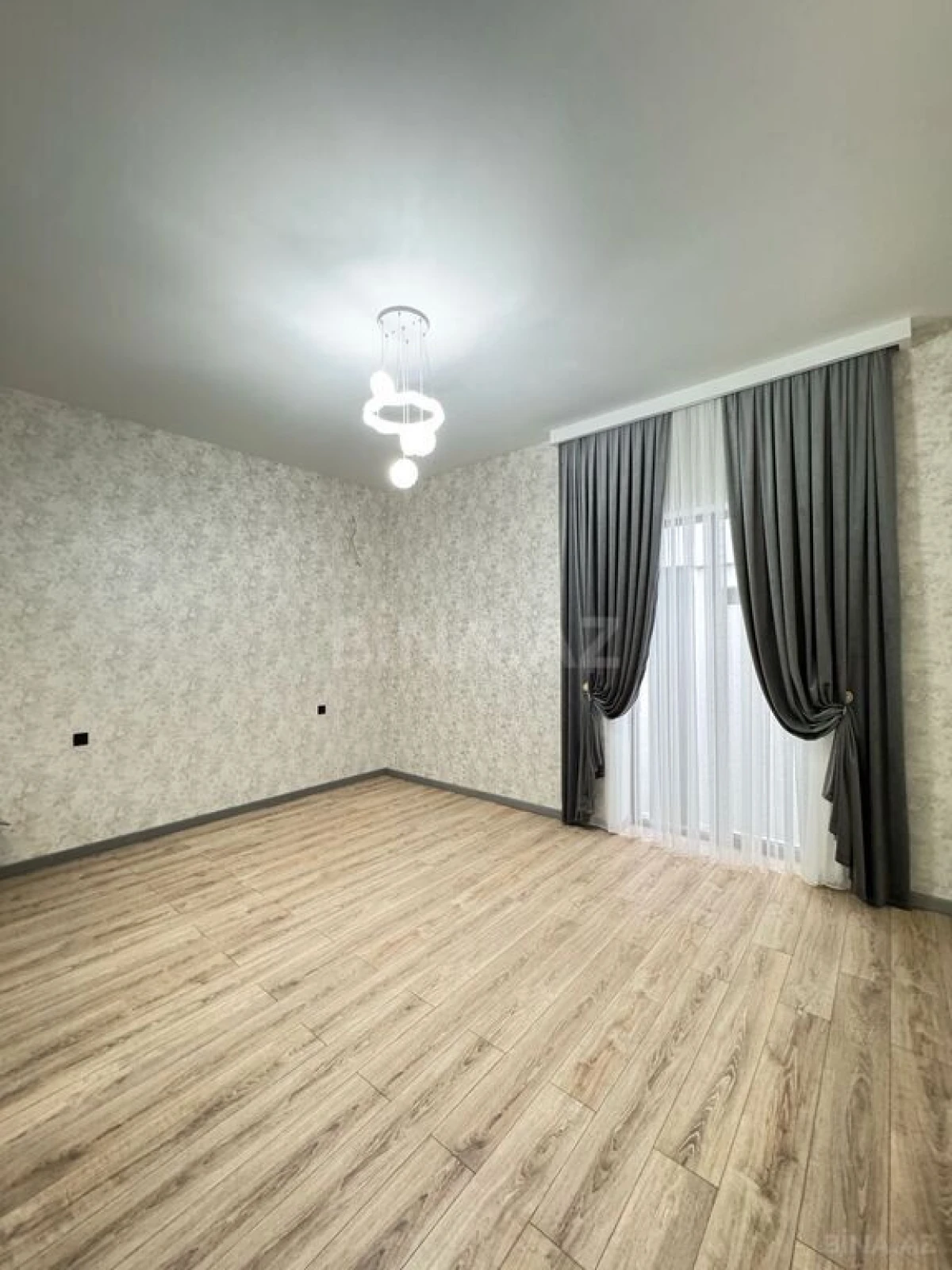 Satılır 4 otaqlı həyət evi 180 m²