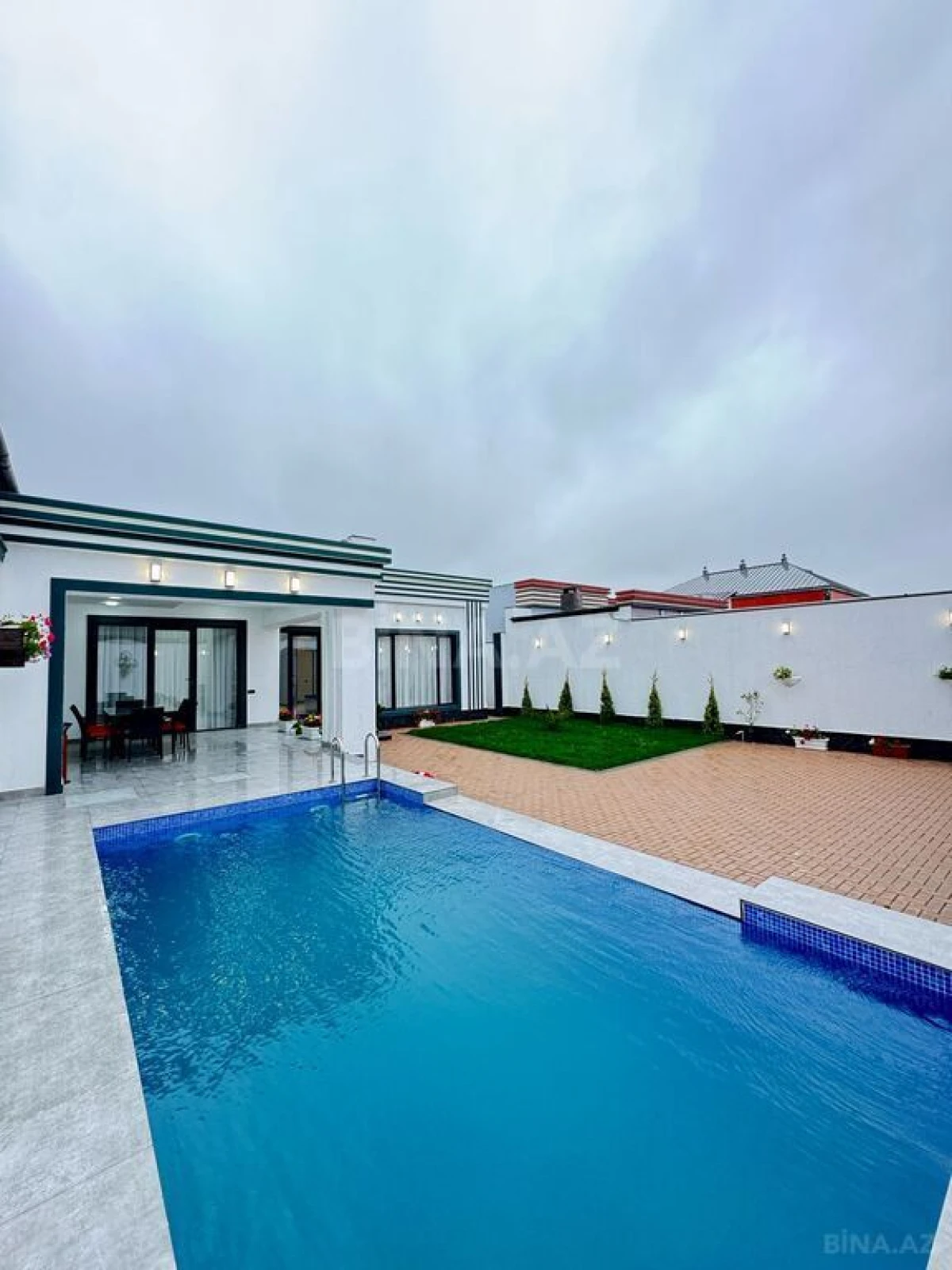 Satılır 4 otaqlı həyət evi 180 m²