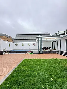 Satılır 4 otaqlı həyət evi 180 m²
