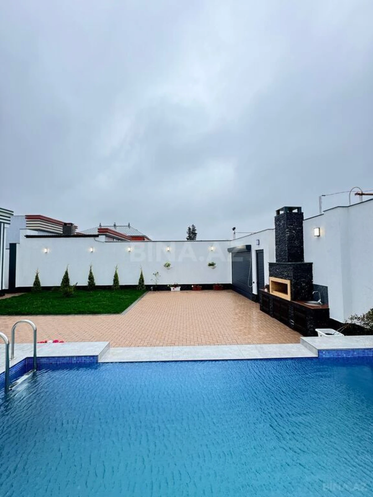 Satılır 4 otaqlı həyət evi 180 m²