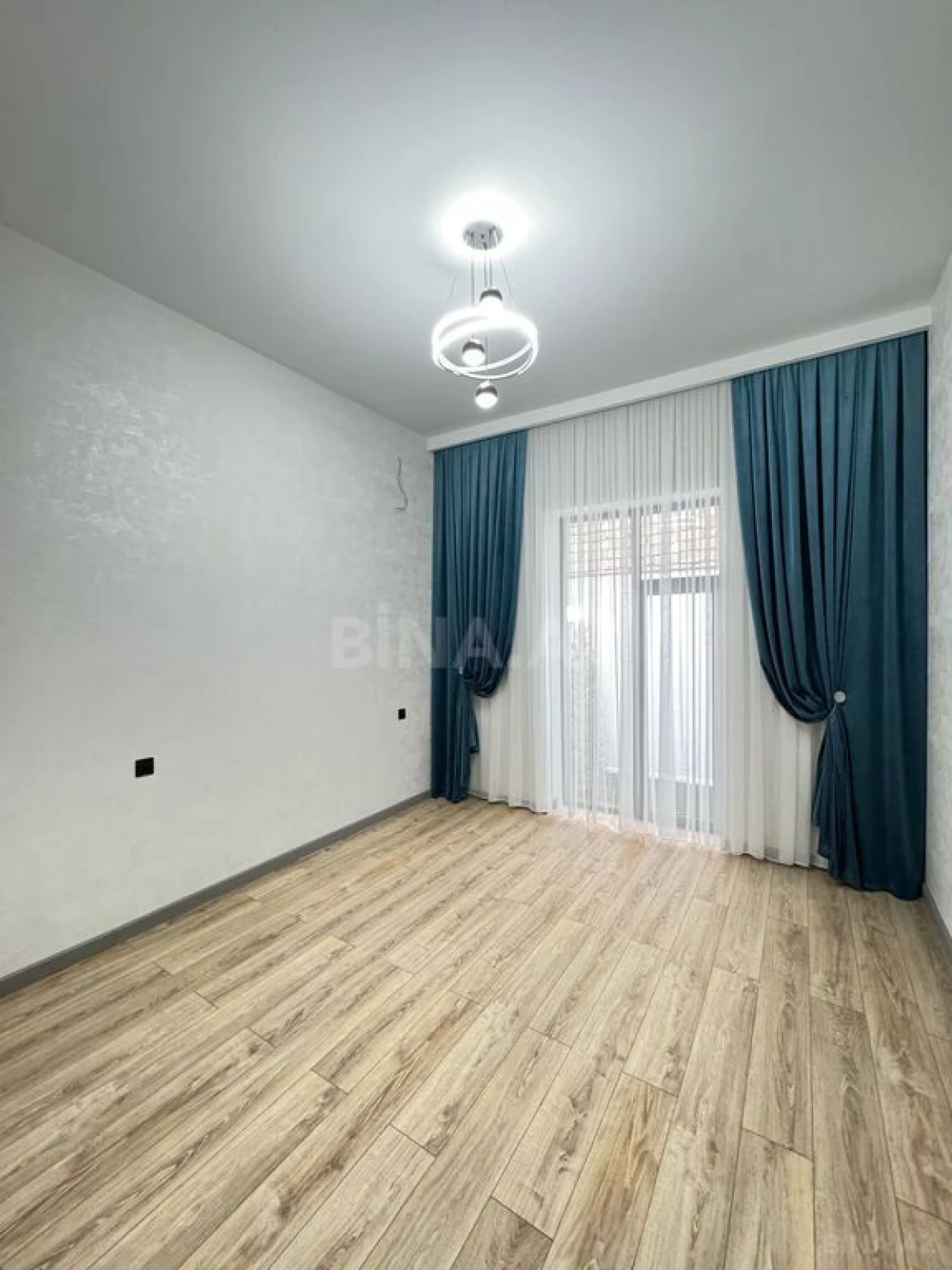 Satılır 4 otaqlı həyət evi 180 m²