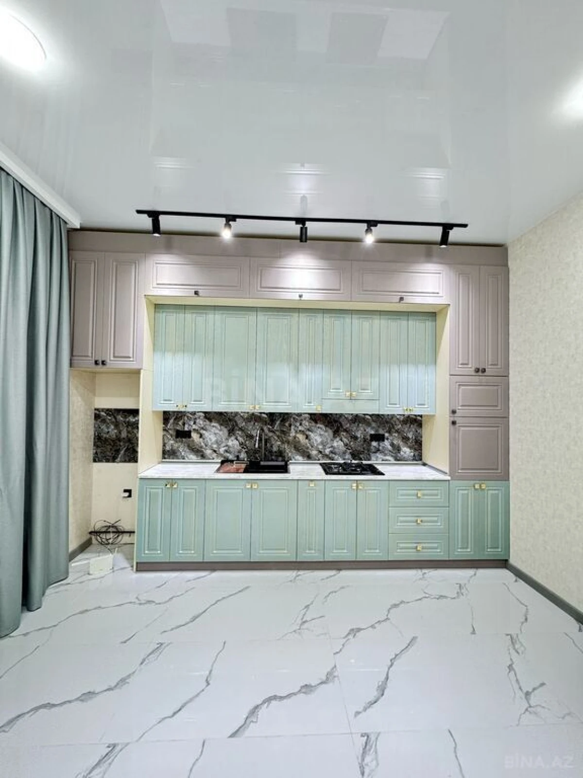 Satılır 4 otaqlı həyət evi 180 m²