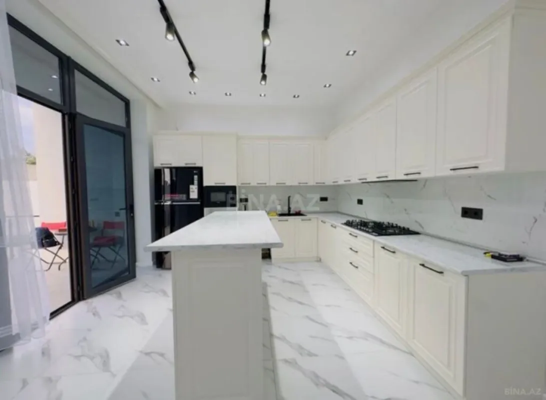 Kirayə verilir 5 otaqlı həyət evi 250 m²