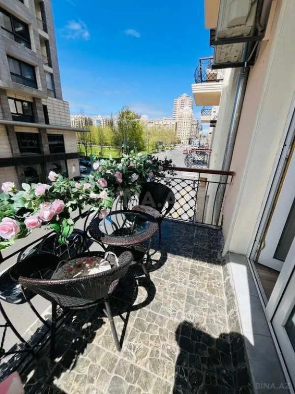 Kirayə verilir 4 otaqlı mənzil 80 m²