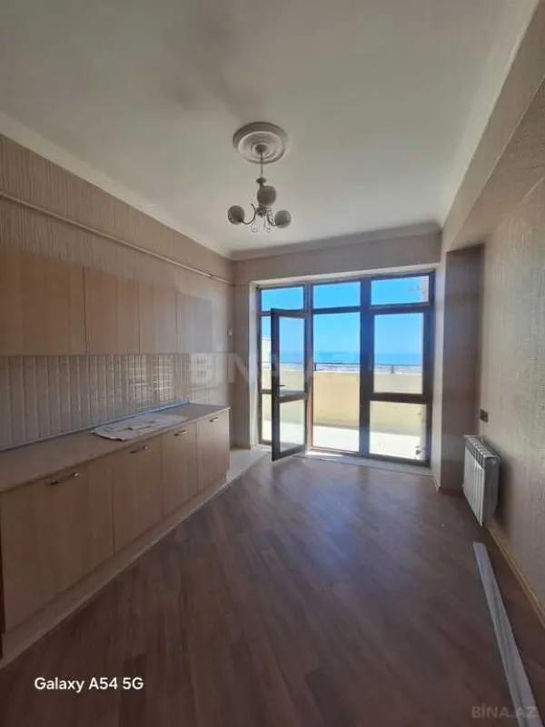 Satılır 2 otaqlı mənzil 150 m²
