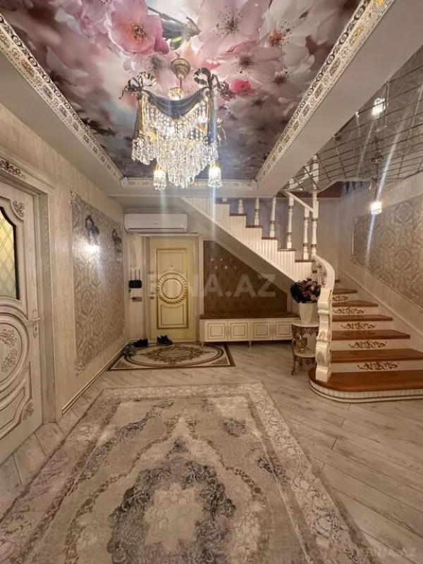 Satılır 4 otaqlı mənzil 150 m²
