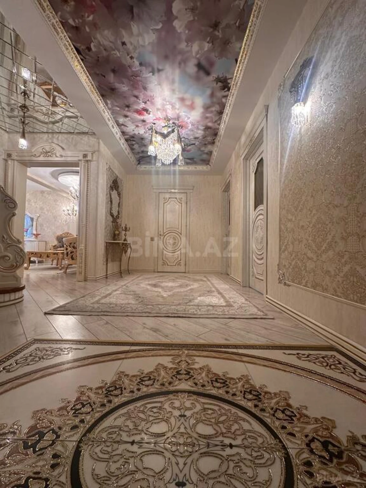 Satılır 4 otaqlı mənzil 150 m²