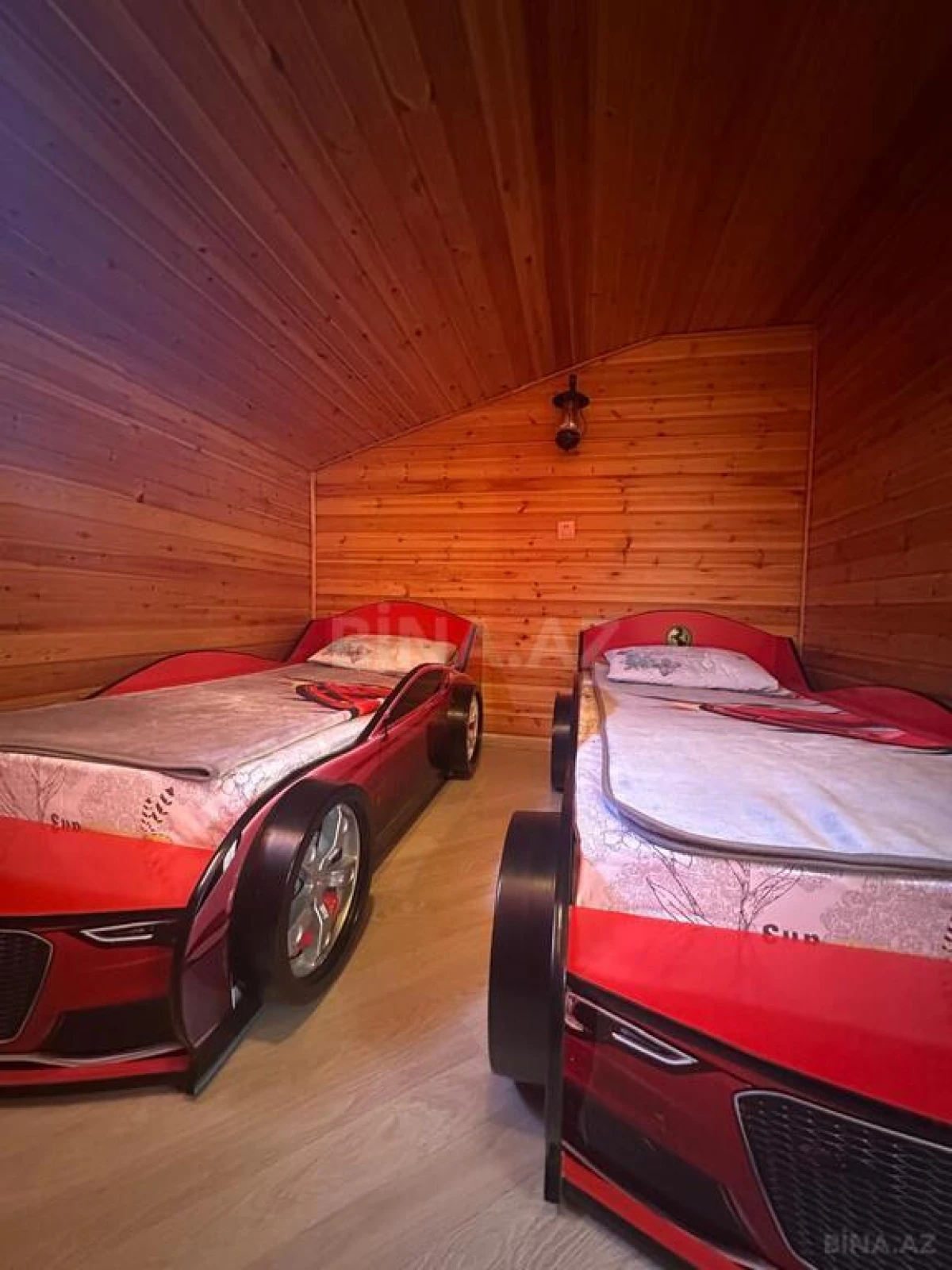 Satılır 4 otaqlı mənzil 150 m²