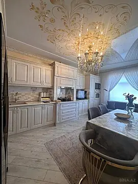 Satılır 4 otaqlı mənzil 150 m²