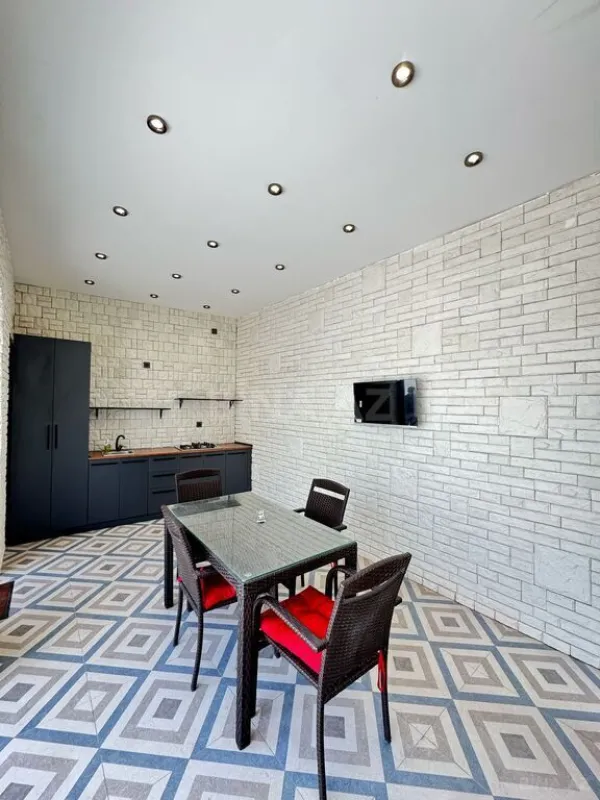 Satılır 4 otaqlı həyət evi 260 m²