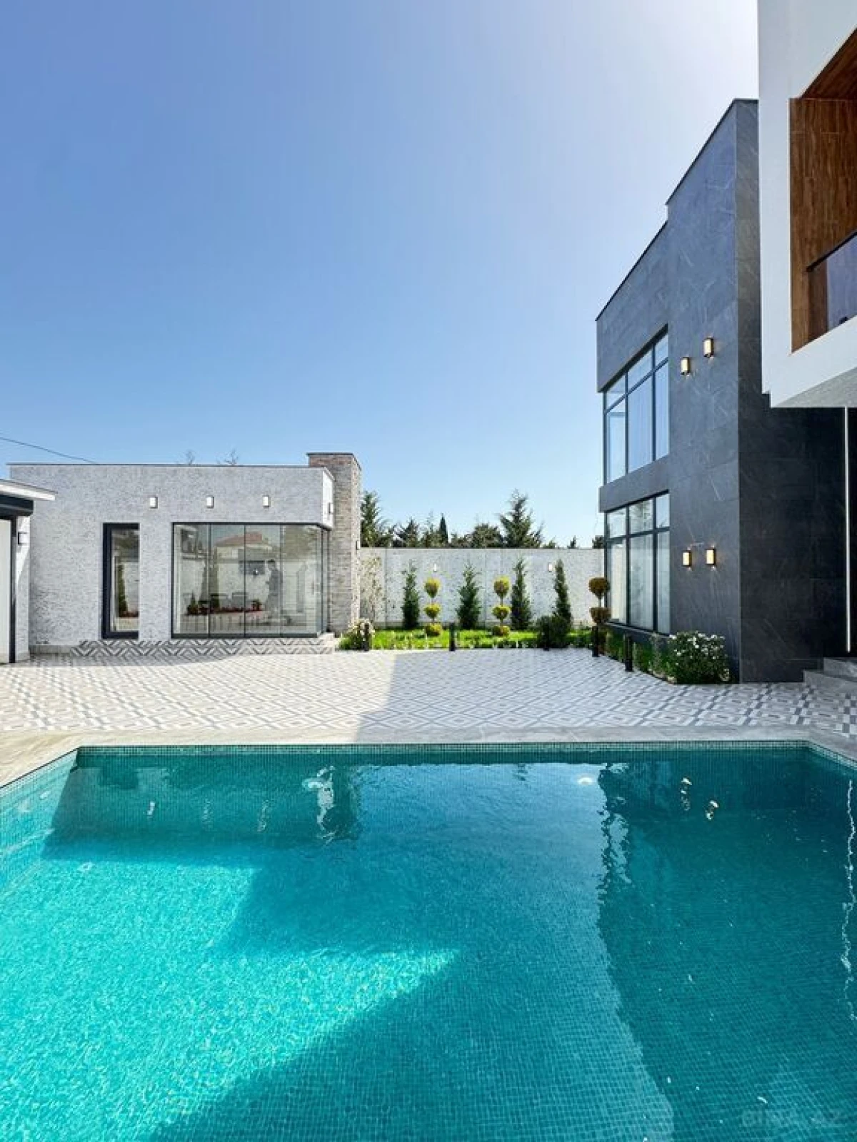 Satılır 4 otaqlı həyət evi 260 m²